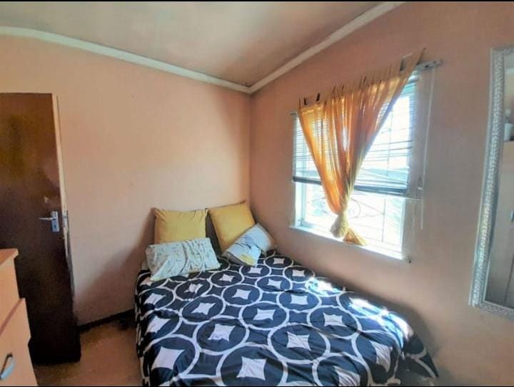  Bedroom Property for Sale in Eastridge Western Cape